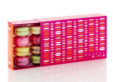16_Pink_Macaron_Travel